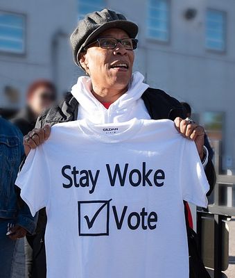 Marcia Fudge with "Stay Woke Vote" t-shirt in 2018